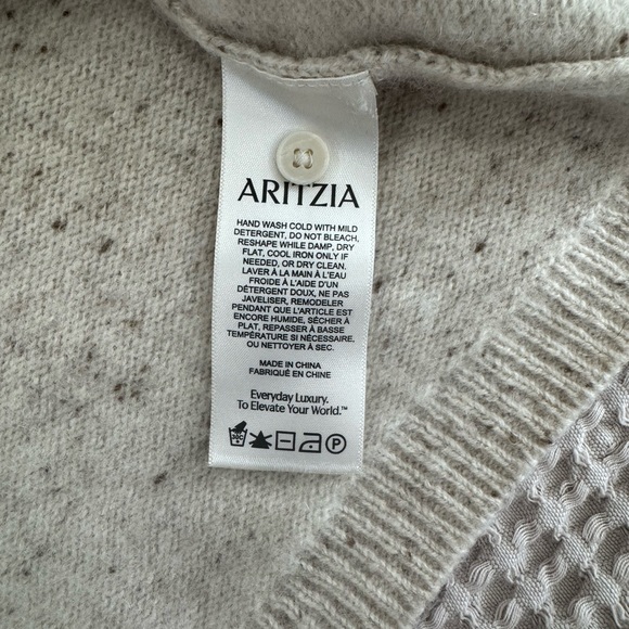 Aritzia Speckled Beige Cardigan - Picture 6 of 6